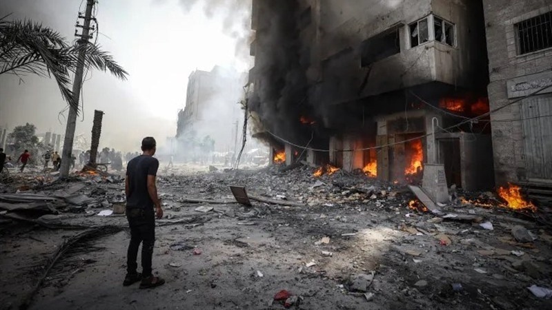 Binpêkirina berfireh a agirbesa li Xezzeyê,Êrişên hewayî, deryayî û bejayî yên siyonîstan ser Xan Yûnisê 