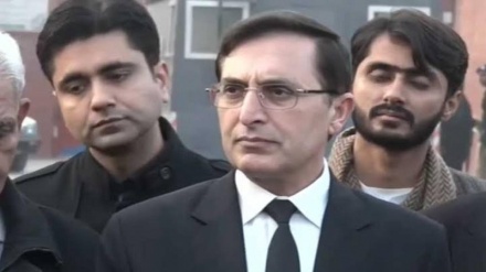  پی ٹی آئی کے چیئرمین نے وزیر اعظم شہباز شریف سے مذاکرات کے دعوے کو مسترد کردیا