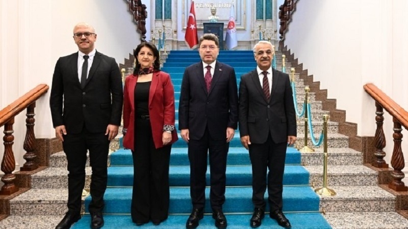 Hevdîtina endamên şanda Îmraliyê bi wezîrê dadweriyê yê Tirkiyê re