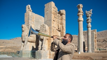 جێژنی چلە لە تەختی جەمشید