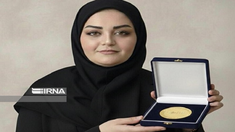 ایرانی خاتون محقق نے امریکہ میں عالمی سائنسی ایوارڈ اور سونے کا تمغہ حاصل کیا