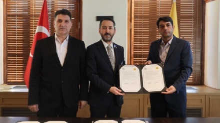 Destebirakbûna şarên Konya yê Tirkîyê u Xoy yê Îranê