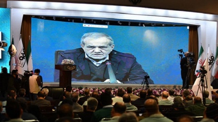 صدر ایران کے ہاتھوں میگاواٹر پروجیکٹ کا افتتاح، خلیج فارس کا پانی اصفہان منتقل