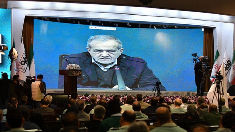 صدر ایران کے ہاتھوں میگاواٹر پروجیکٹ کا افتتاح، خلیج فارس کا پانی اصفہان منتقل