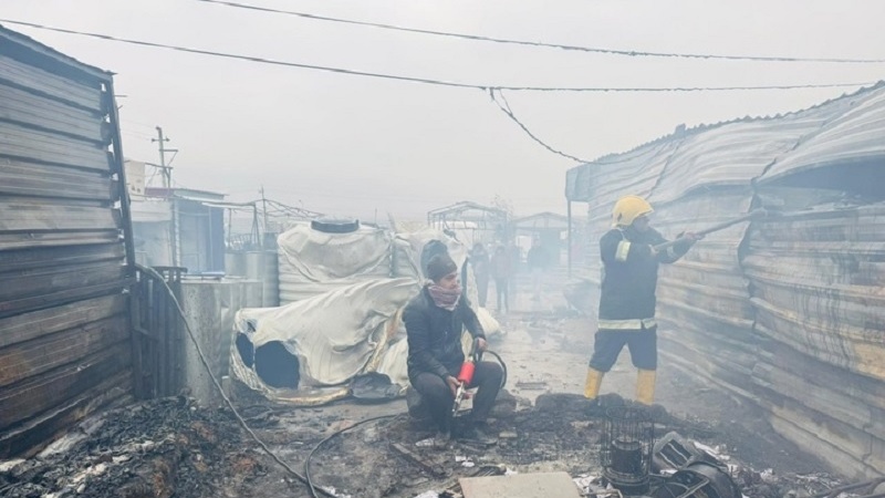 Şewata berfireh li bazara kempa Êzîdiyan li Zaxoyê/ 35 dikan di nava êgir de şewitîn