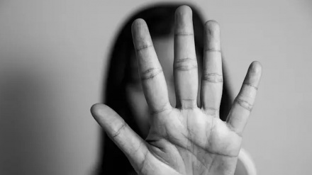 Pêhişyariya li ser dewama bê ewlehîtiya jin û keçikan li Îngilîsê de