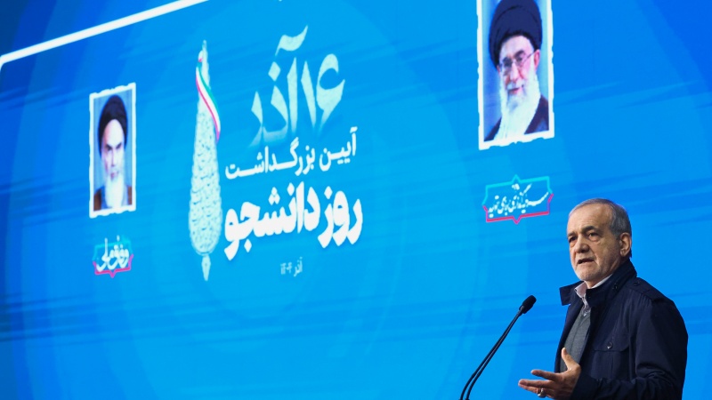 Rêûrisma Roja Xwendevanan bi amadebûna Serokkomar 