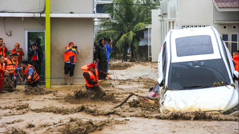 Hejmara qurbaniyên lehiyê li Endonezî u Serîlankayê ji hezar kesî derbas bû