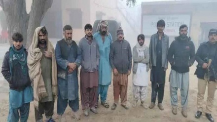 پاکستان: ضلع گھوٹکی میں بس کے اغوا کے بعد پولیس اور رینجرز کی کارروائی، 10 افراد بازیاب