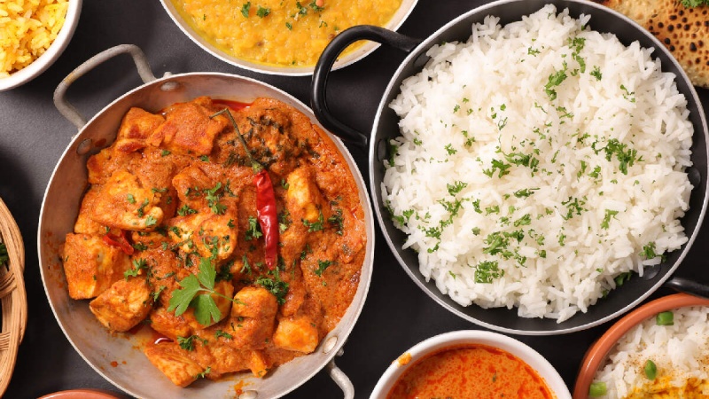 دوپہر کے کھانے کا درست وقت: توانائی برقرار رکھنے کا راز