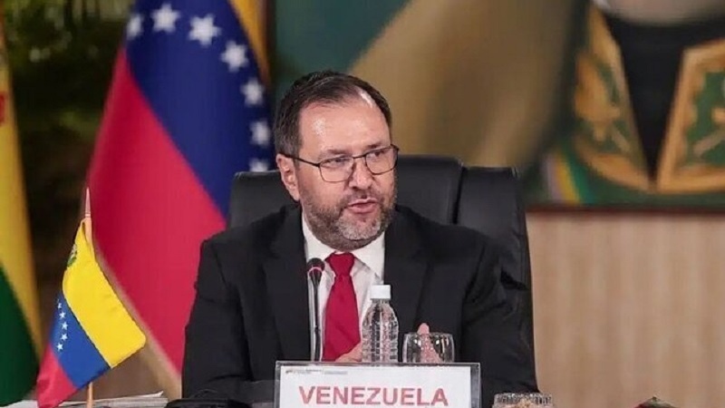 Venezoelayê destxweşî li Îranê kir