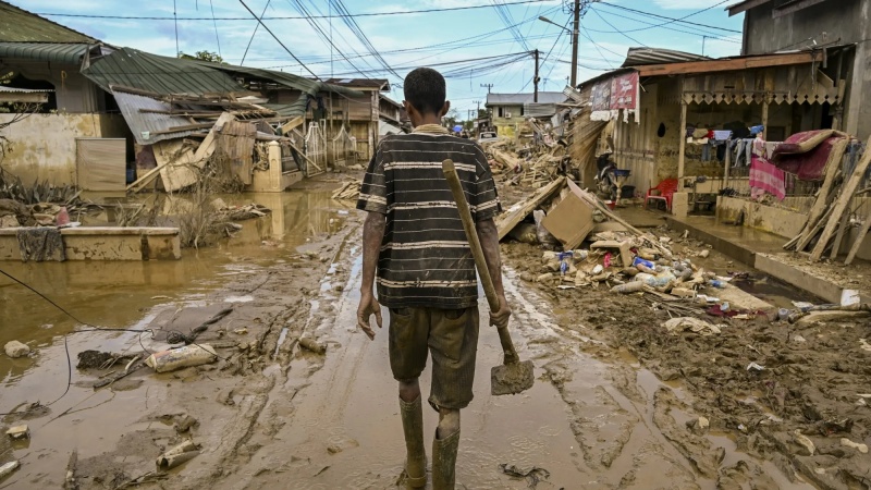 POPLAVE U INDONEZIJI: 914 MRTVIH, 389 NESTALIH