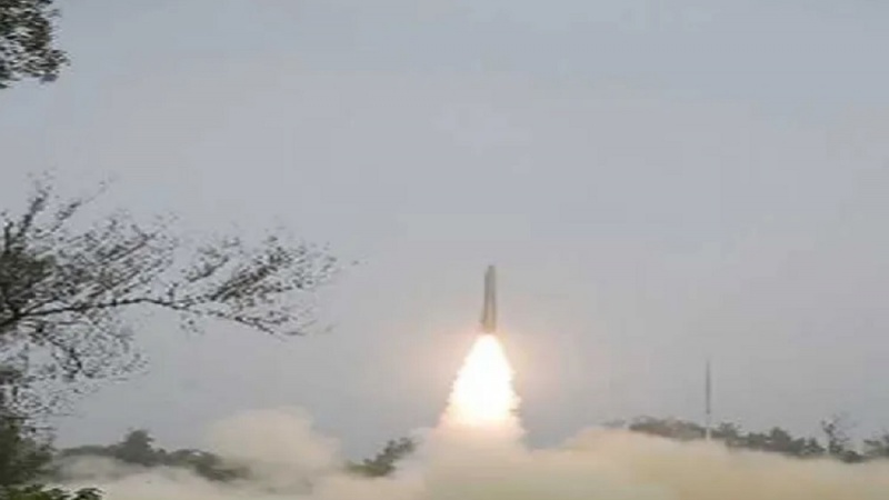 ہندوستان نے یکے بعد دیگرے دو میزائل آزمائے