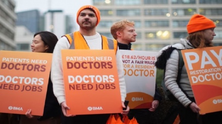 برطانیہ میں ڈاکٹروں کی پانچ روزہ ہڑتال شروع، طبی خدمات متاثر، مریضوں کو سخت مشکلات کا سامنا