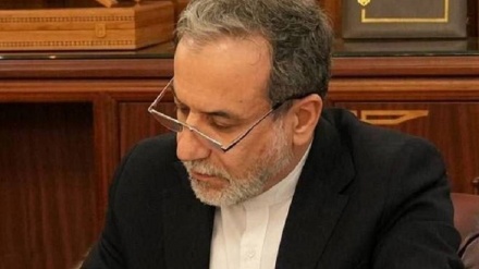 دشمن کی نئی چال کا مقابلہ کرنے کے لئے پوری ہوشیاری اور استقامت کے جذبے کی ضرورت: عراقچی