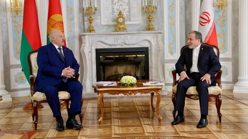 Wezîrê Karên Derve yê Îranê bi Serokomarê Bilarûsê ra civîya