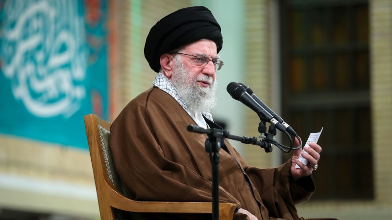 رهبر انقلاب: کمبودهایی داریم اما کشور در حال پیشرفت است