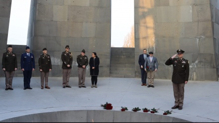 Amerikalı general “erməni soyqırımı” abidəsini ziyarət etdi