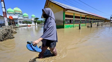 انڈونیشیا، تھائی لینڈ اور سری لنکا میں سیلاب کی تباہ کاریاں، مرنے والوں کی تعداد 900 سے تجاوز کر گئی