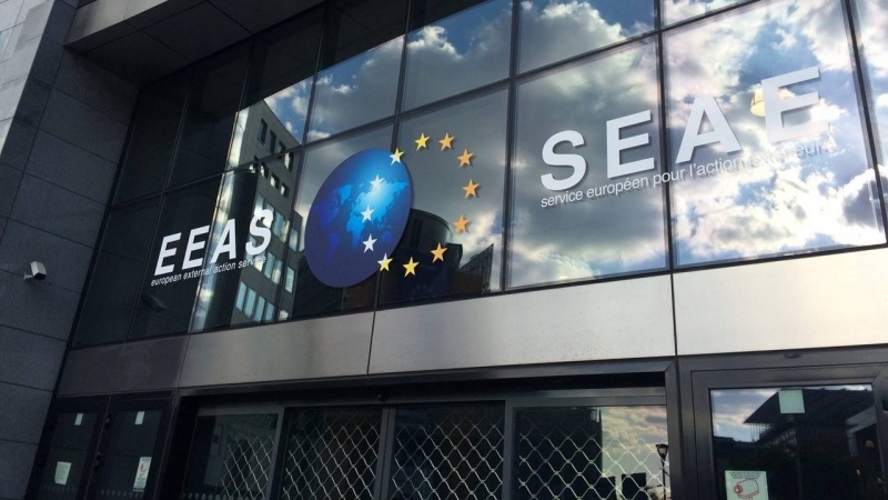 Êrişa polîs ser avahiya dîplomatîk a YEyê