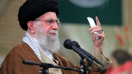 د ایران د اسلامي انقلاب رهبر