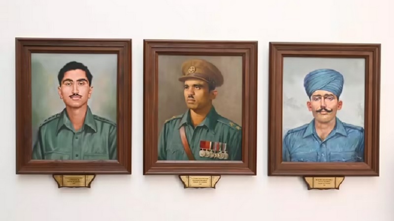 ہندوستان:  مودی کے حکم پر صدارتی محل سے برطانوی فوجی افسران کی تصاویر ہٹادی گئی 