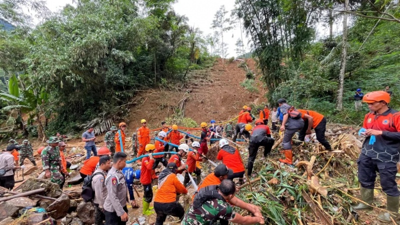 BROJ POGINULIH U RAZORNIM POPLAVAMA U JUGOISTOČNOJ AZIJI DOSTIGAO JE 1.000