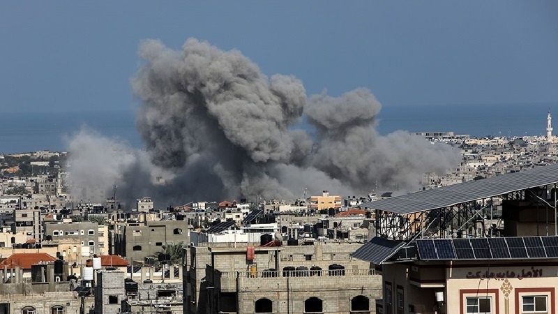 سوپای رژیمی زایۆنی باڵەخانە نیشتەجێبووەکانی باشوری شاری غەززە دەتەقێنێتەوە