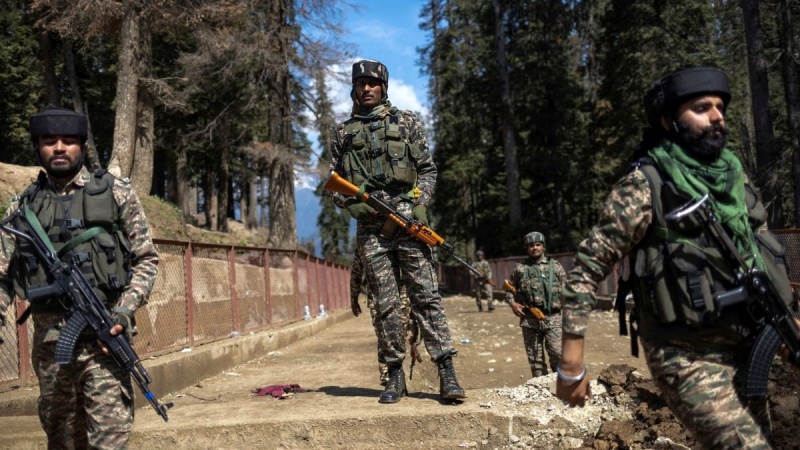 هند پاکستان د کشمیر په برید کې په لاس لرلو تورن کړ