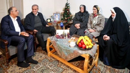 کرسمس کے موقع پر صدر ایران کی مسیحی شہید کے اہل خانہ سے ملاقات