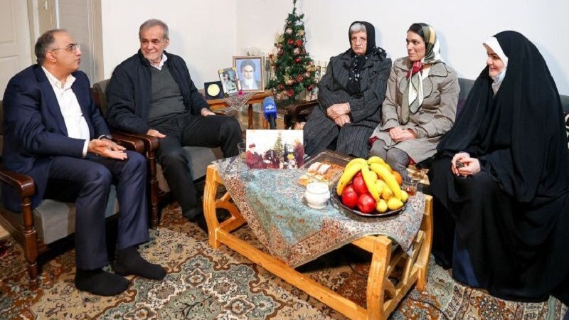 کرسمس کے موقع پر صدر ایران کی مسیحی شہید کے اہل خانہ سے ملاقات