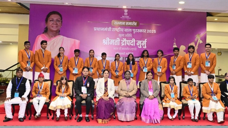 ہندوستان کے بہادر بچوں کو قومی اعزاز، صدر کی جانب سے ایوارڈ تقسیم