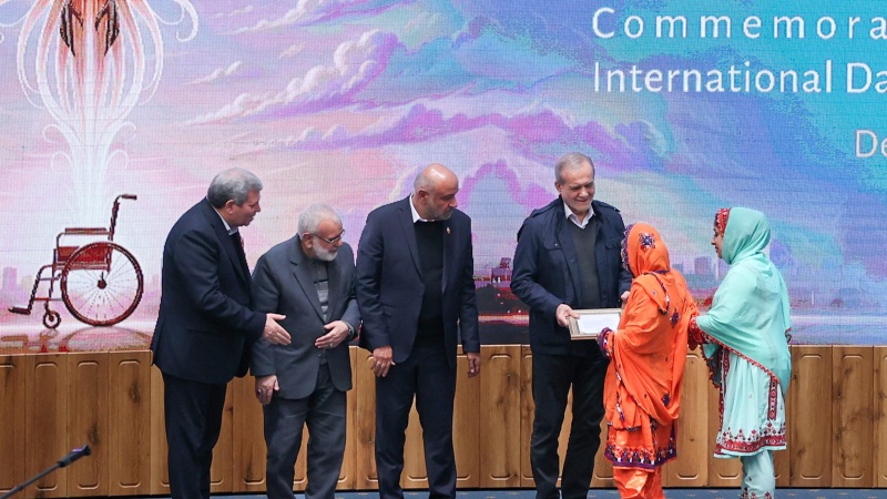 Rêûrisma Rêzgirtina li Roja Cîhanî ya Astengdaran bi amadebûna Serokkomar