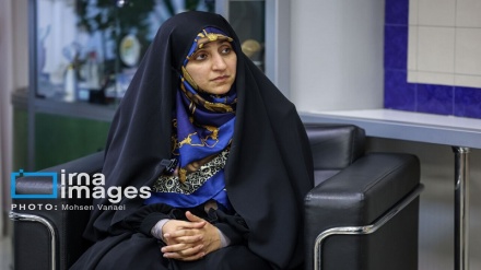 ملک میں 24 فی صد سے زیادہ ایجادات خواتین کے ذریعہ انجام پاتی ہیں، عالمی اوسط 14 سے 17 فی صد: صدرِ ایران کی معاون زہرا بہروز آذر