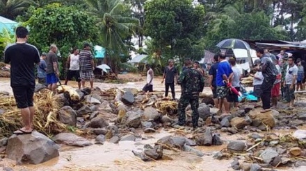 انڈونیشیا: سیلابی ریلے میں 14 افراد بہہ گئے