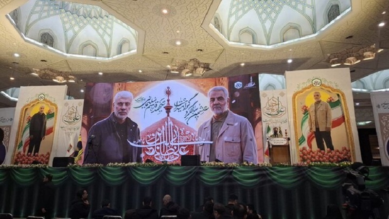 شہید قاسم سلیمانی کی چھٹی برسی: مصلائے امام خمینی میں ٹھاٹے مارتا جذباتوں کا سمندر، صدر پزشکیان اور زینب سلیمانی کا خطاب+ ویڈیو