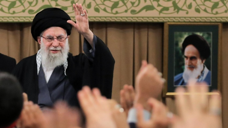 قم کے شہریوں کی رہبر انقلاب اسلامی سے ملاقات