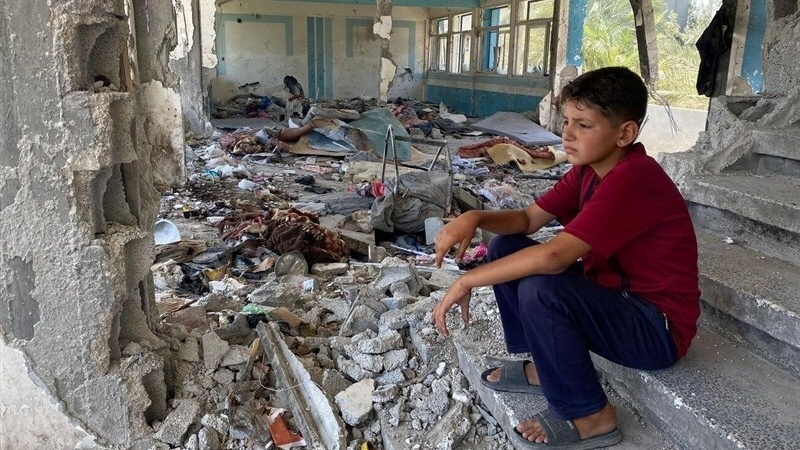 UNICEF: Sedî 98ê dibistanên Zîvala Xezzeyê di şêrr da wêran bûne