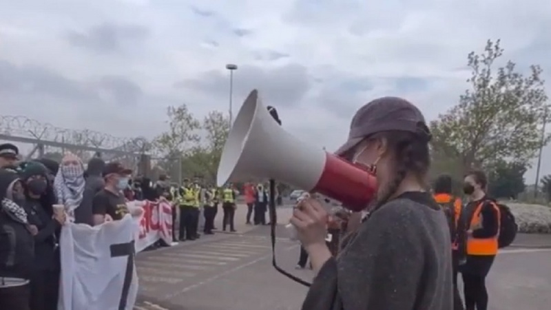 اسکاٹ لینڈ کی پولیس نے غاصب صیہونی حکومت کے ساتھ تعاون کرنے کے خلاف مظاہرہ کرنے والوں کو کچل دیا ہے ۔