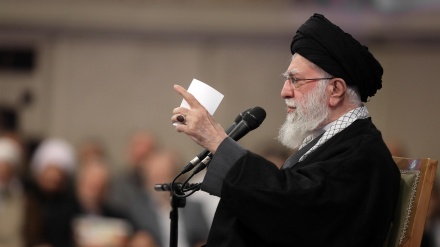 ڕێبەری باڵای شۆڕشی ئیسلامی ئێران : ملکەچی دوژمن نابین