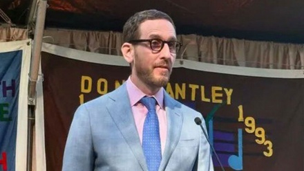 اعتراف سناتور یهودی آمریکایی به نسل‌کشی در غزه