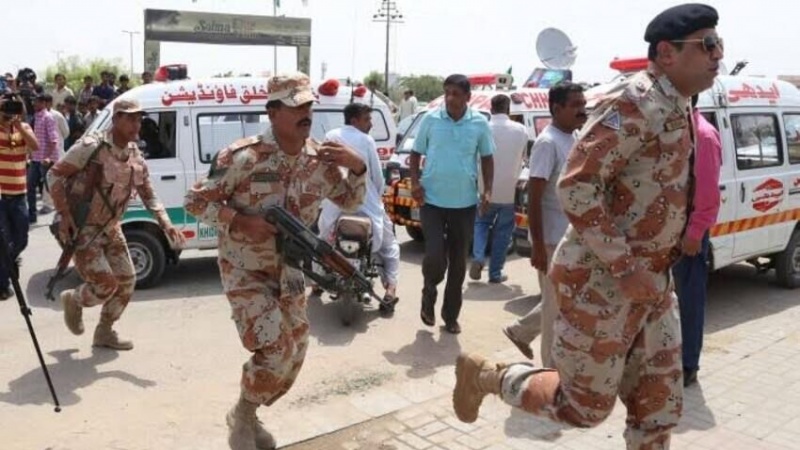 ۲۳ نفر در اثر برخورد کامیون و اتوبوس در پاکستان جان باختند