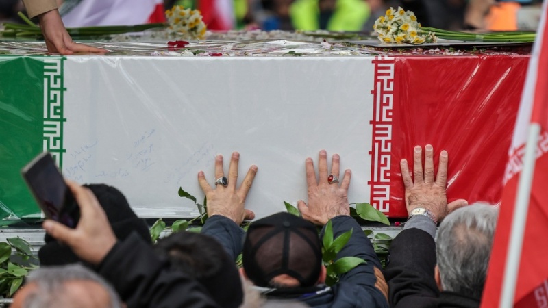 Meytê 100 şehîdên gelanî û berevanê ewlehiyê li Tehranê hatin birêkirin (2)