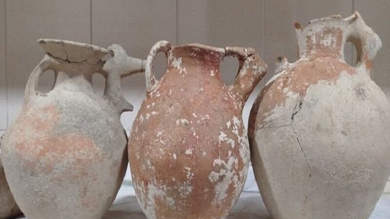 بەخشینی ٢٠ پارچە گڵێنەی میژوویی بە مۆزەخانەی تیکاب