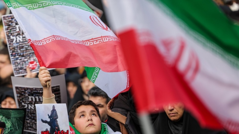 Meytê 100 şehîdên gelanî û berevanê ewlehiyê li Tehranê hatin birêkirin (1)