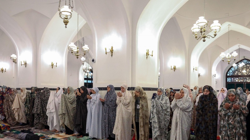 Rêûrisma Îtikafê li Mezargeha pîroz a Îmam Reza (S)