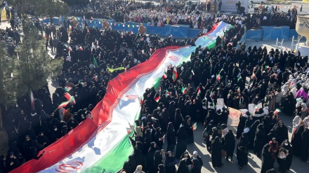  ایران میں دہشت گردوں کے خلاف غم و غصہ، سڑکوں پر پر جوش وطن پرست شہریوں کا سیلاب، دہشت گردوں اور ان کے حامیوں پر سکتہ طاری  