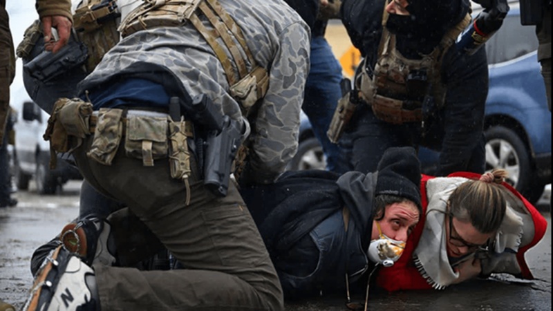 Berdewambûna pêla nerazîbûnan li Amerîkayê