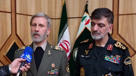 محافظینِ امن، دشمنوں کی سازشوں کو ناکام بنانے کے لئے تیار: ایرانی فوج کے سربراہ