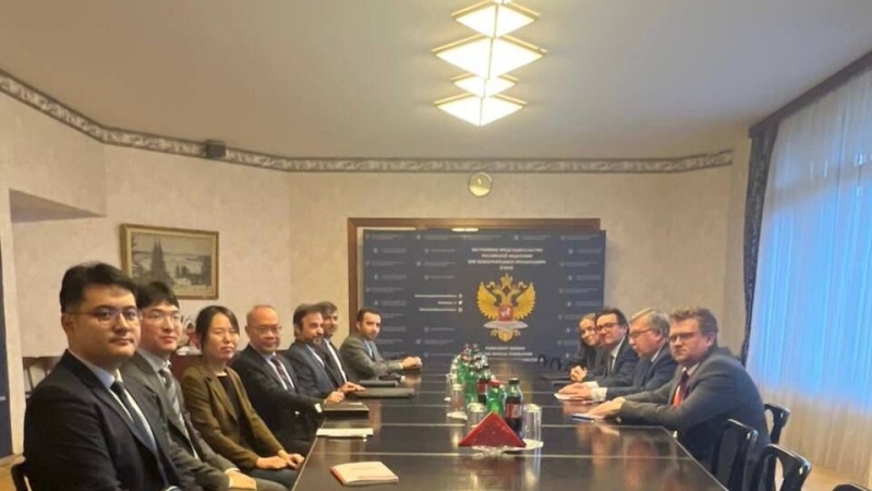 ویانا ؛ ایران کے پرامن ایٹمی پروگرام پر تہران، بیجنگ اور ماسکو کے سفیروں کا اجلاس